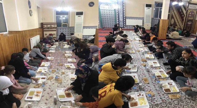 Emette geleneksel çocuk iftarı