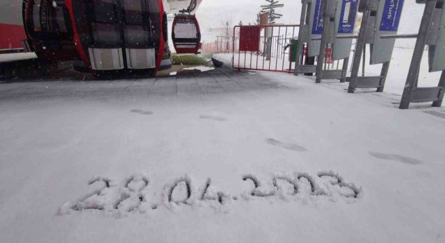 Erciyeste kar sürprizi
