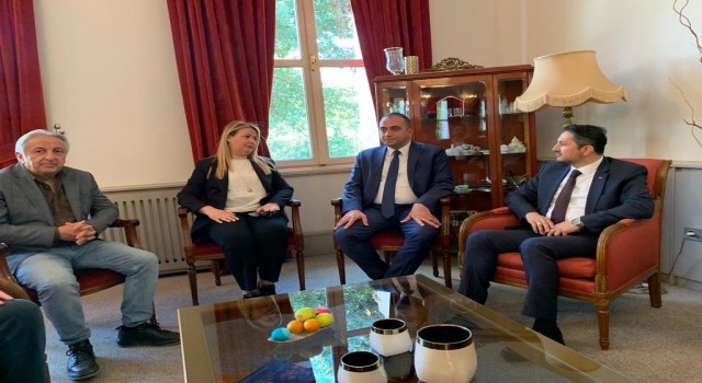Ermeni asıllı AK Parti Milletvekili Adayı Sıvacıoğlu kiliseleri ziyaret etti