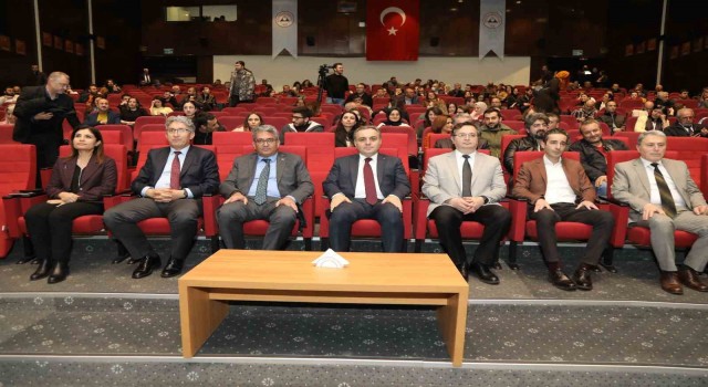 ERÜde ‘Deprem Bölgesiyle Tek Yürek ERÜ konulu söyleşi düzenlendi