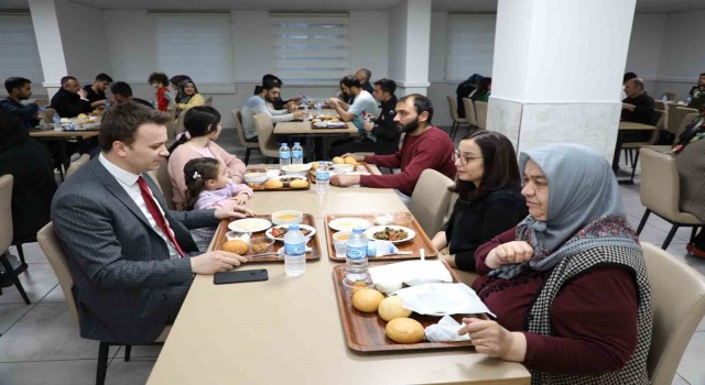 Erzincanda depremzedelere iftar programı düzenlendi