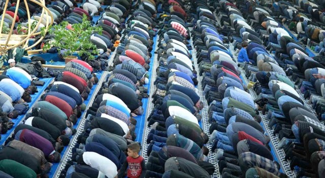 Erzincanda Kadir Gecesi dualarla idrak edildi