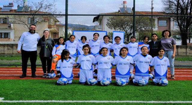 Erzincanda kızların futbol tutkusu artıyor