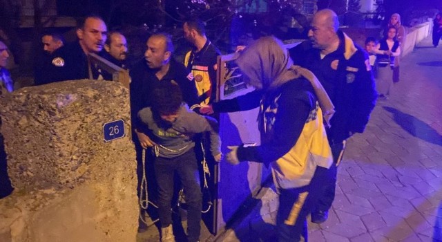 Erzincanda kuyuya düşen çocuk kurtarıldı