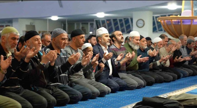 Erzincanda Ramazan ayında camiler dolup taşıyor