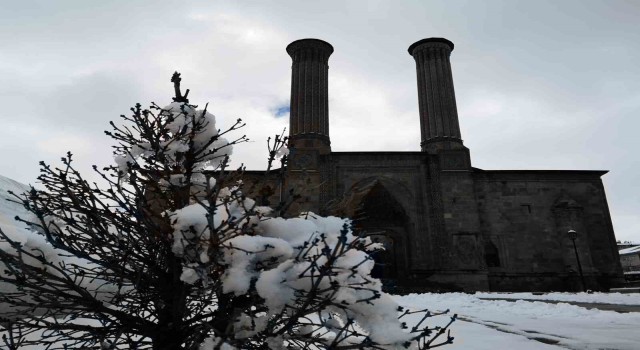 Erzurumda kış geri geldi