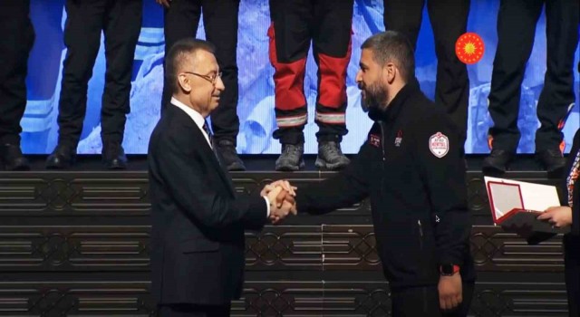ESAYa Üstün Fedakarlık Madalyası ve Nişanı