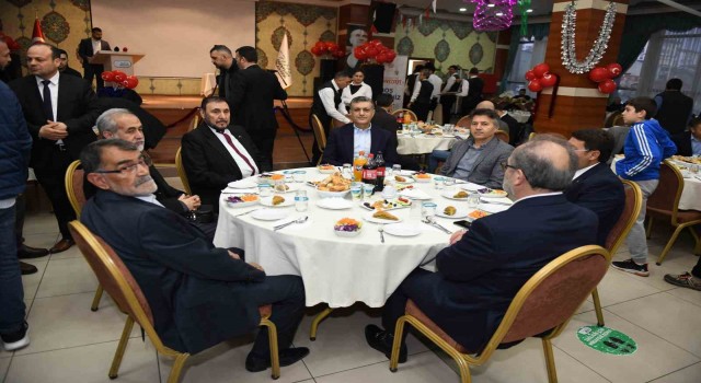 Esenyurt Belediye Başkanı Bozkurt, Caferi vatandaşlarla iftarda buluştu