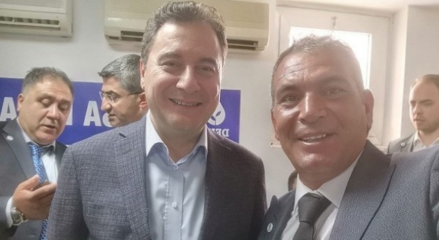 Eski Bakan Kavafın Manisadan aday gösterilmesi istifaları beraberinde getirdi