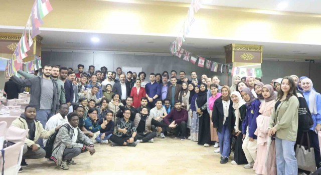 Eskişehirde 200 yabancı öğrenci iftar yemeğinde bir araya geldi