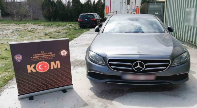 Eskişehirde çok sayıda kaçak ürün ele geçirilirken 18 şüpheli yakalandı