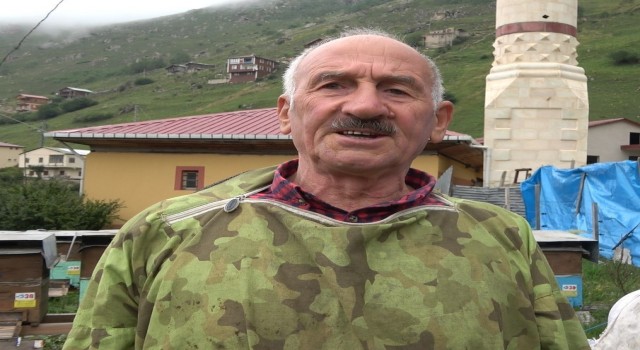 Evini talan eden ayıya Helal olsun dedi