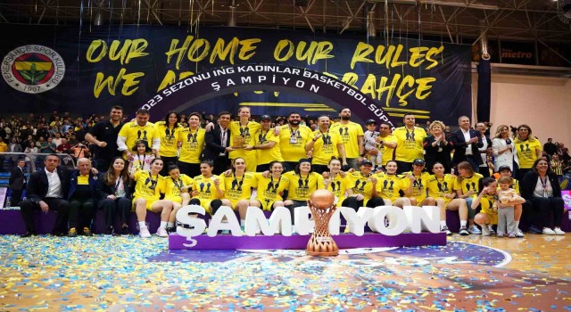 Fenerbahçe Kadın Basketbol Takımından çifte şampiyonluk