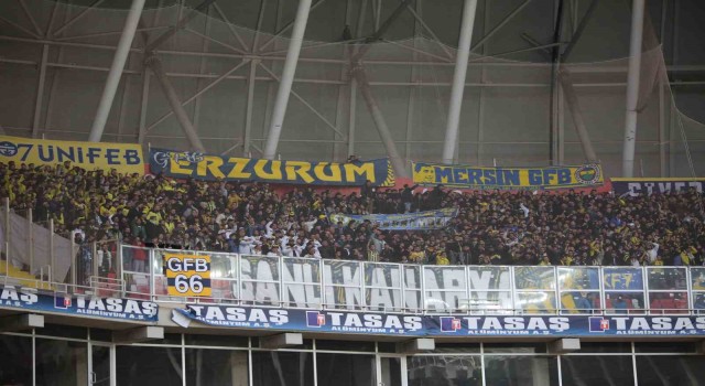 Fenerbahçeli taraftarlar takımını yalnız bırakmadı