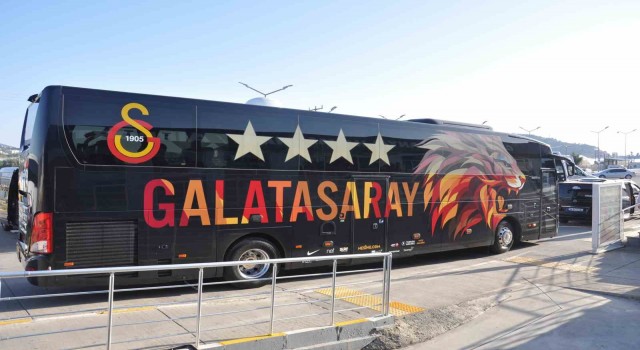 Galatasaray kafilesi Alanyaspor maçı için Gazipaşada