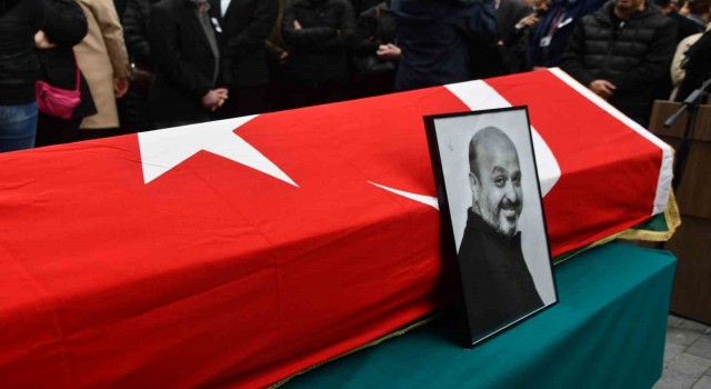 Gazeteci Şaban Arslan için Sabah gazetesi önünde tören