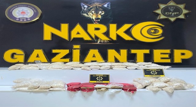 Gaziantepte 4 kilo esrar ile 201 bin adet uyuşturucu hap ele geçirildi