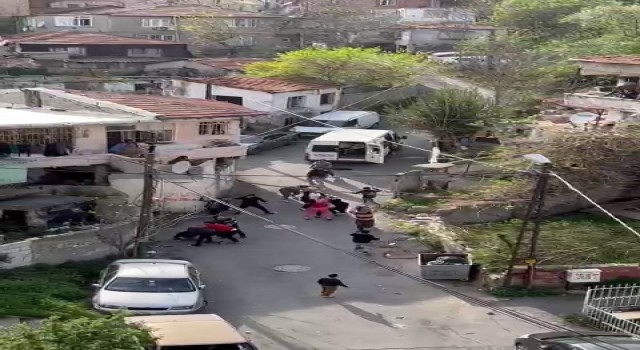 Gaziosmanpaşada sopalı ‘nişan atma kavgası kamerada