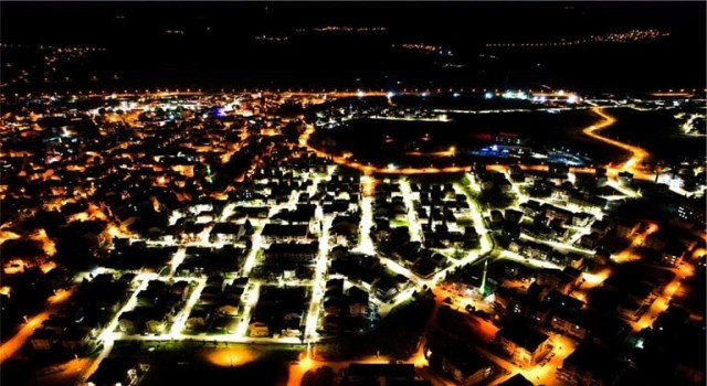 Gedizde elektrik hattı yatırımları devam ediyor