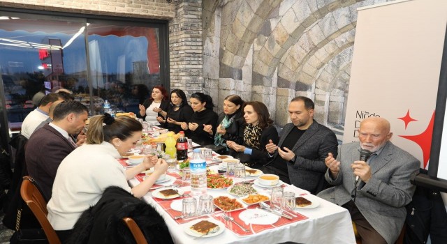 Geliri öğrenciler için iftar programı yaptılar