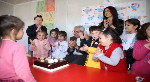 Güderden miniklere doğum günü sürprizi
