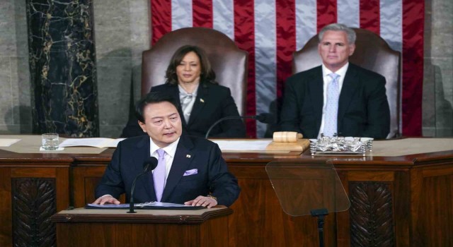 Güney Kore lideri Yoon: “Diyalog için kapımız Kuzey Koreye açık”
