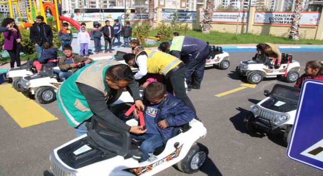 Haliliyede çocuklara trafik bilincini aşılanıyor