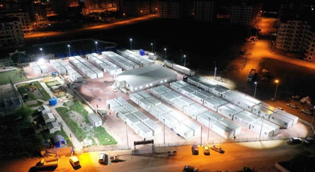 Hatayda 110 afetzede aile bayrama yeni yuvalarında girdi