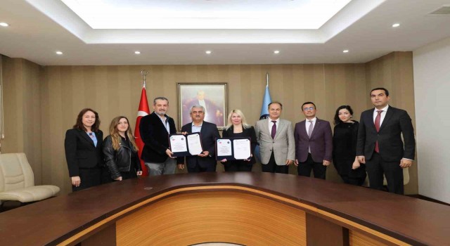 Hayırseverden Korkuteli MYOya Mantar Üretim Odası