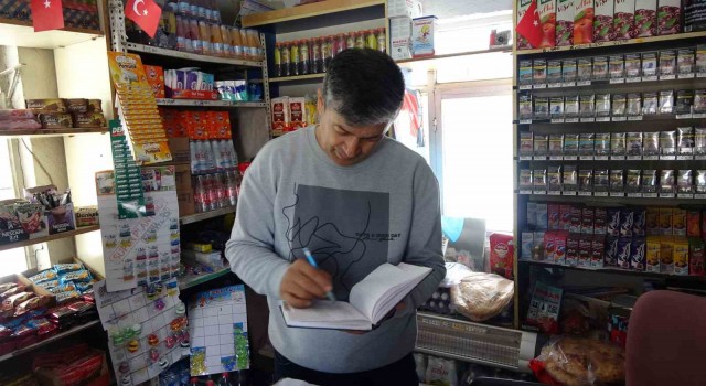 Hayırseverler bakkalın veresiye defterini sildi