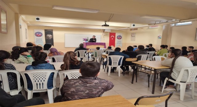 Hisarcıkta ortaokul öğrencileri doktorluk mesleğini tanıdı
