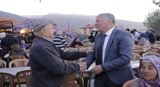 Honaz Belediyesi son iftar sofrasını Kızılyer Mahallesinde kurdu