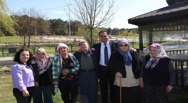 Huzurevinde yaşayan vatandaşlar için piknik düzenlendi