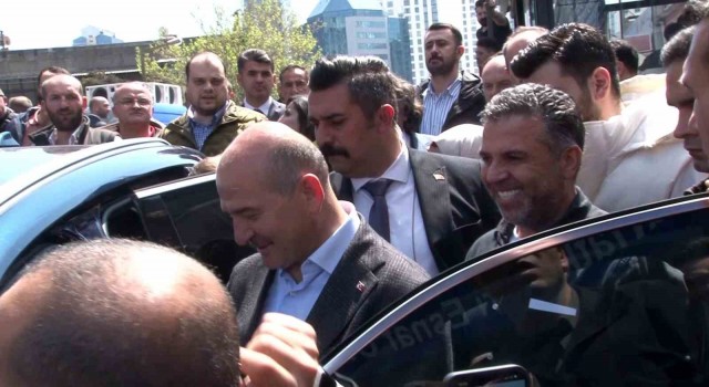İçişleri Bakanı Soylu, Atatürk Oto Sanayi Sitesinde ustalarla Toggu inceledi