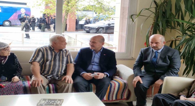 İçişleri Bakanı Soylu huzurevine ziyaret gerçekleştirdi