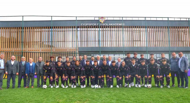 İçişleri Bakanı Soyludan Eyüpspor kulübüne ziyaret