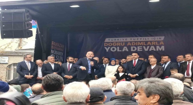 İçişleri Bakanı Süleyman Soylu Bahçeköylü vatandaşlarla bayramlaştı