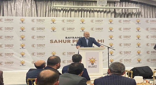İçişleri Bakanı Süleyman Soylu, Bayrampaşada düzenlenen sahur programına katıldı