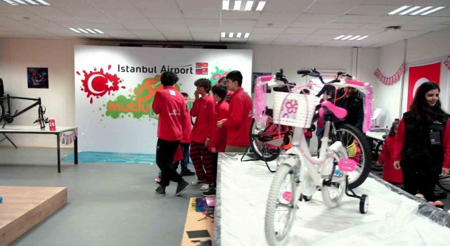 İGAlı çocuklar depremzede kardeşlerine bisiklet hediye etti