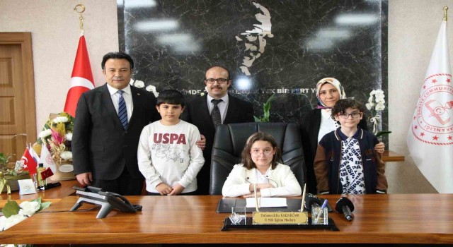İl Milli Eğitim Müdürü Karaköse, koltuğunu küçük Esilaya devretti