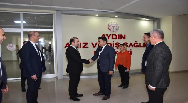 İl Sağlık Müdürü Şenkul, Ağız ve Diş Sağlığı Merkezindeki çalışmaları yerinde inceledi