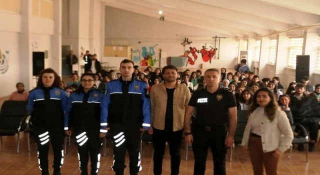 İlçe Emniyet Müdürü Pehlivan, liseli öğrencilerle buluştu