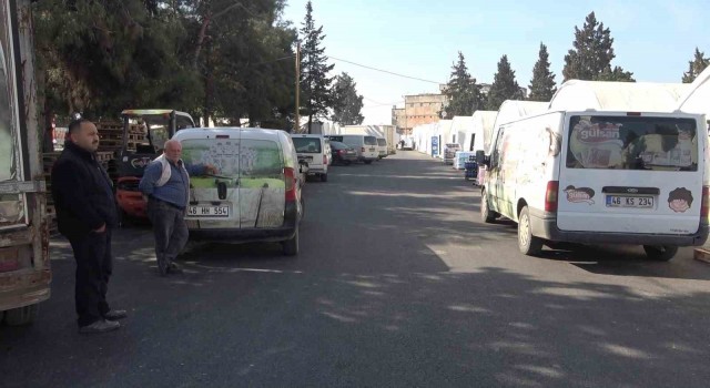 İş yerleri yıkılan toptancılar çadırlarda ayakta durmaya çalışıyor: Ekmeğimizin peşindeyiz