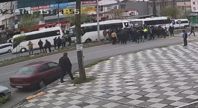 İşçi servisinin çarptığı çocuk ağır yaralandı: O anlar kameraya yansıdı