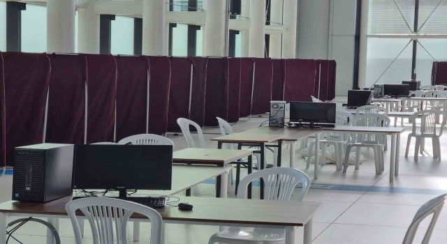 İstanbul Havalimanında seçim sandıkları kuruldu