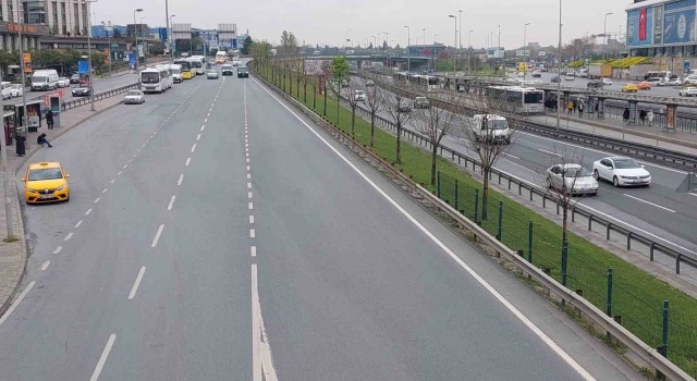İstanbulda arife günü yollar boş kaldı