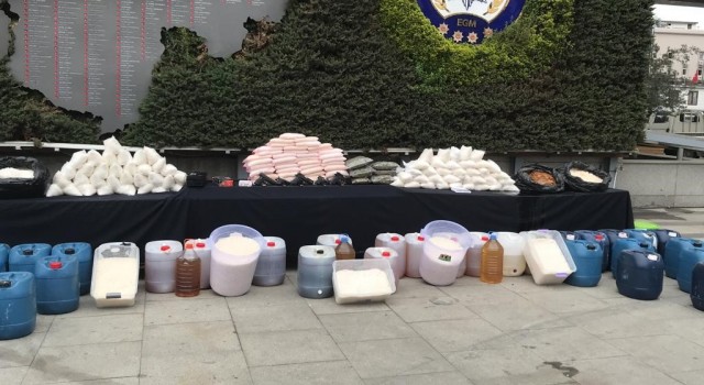 İstanbulda uyuşturucu tacirlerine darbe üstüne darbe: 1 ton 200 kilo uyuşturucu ele geçirildi