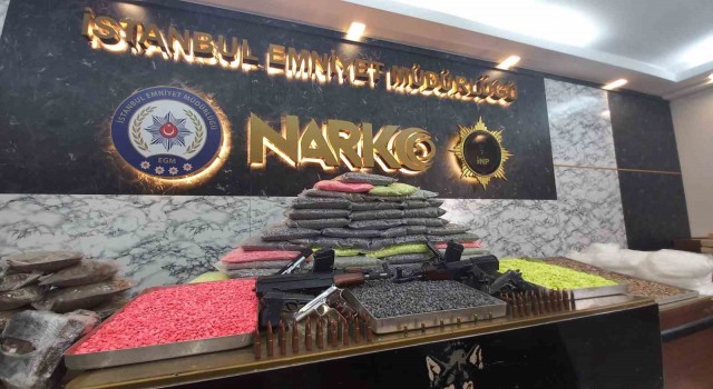İstanbulda zehir tacirlerine darbe: 773 kilo uyuşturucu madde ile 847 bin uyuşturucu hap ele geçirildi