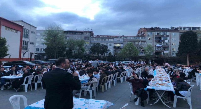 İstanbuldaki Balıkesirliler iftarda buluştu