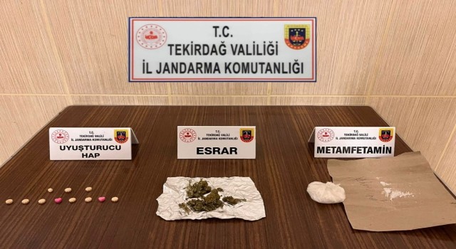 İstanbuldan getirdikleri uyuşturucu maddelerle Tekirdağda yakalandılar